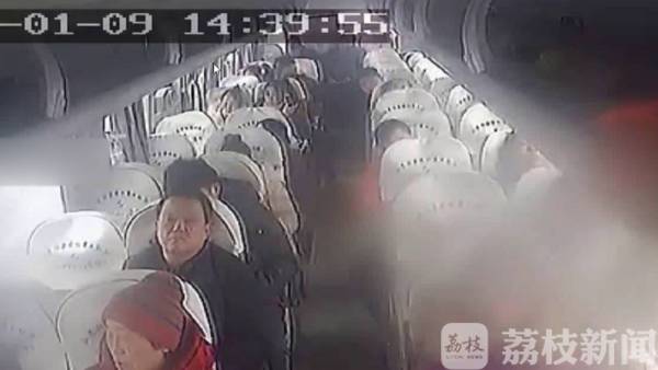 鄭州大巴車租賃，春運(yùn)乘坐大巴車需要注意行車安全